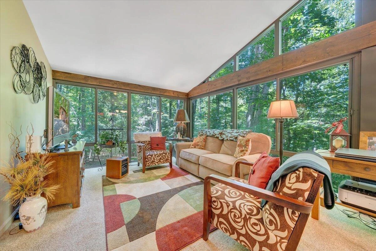 1842 Thomason LN - Photo 16