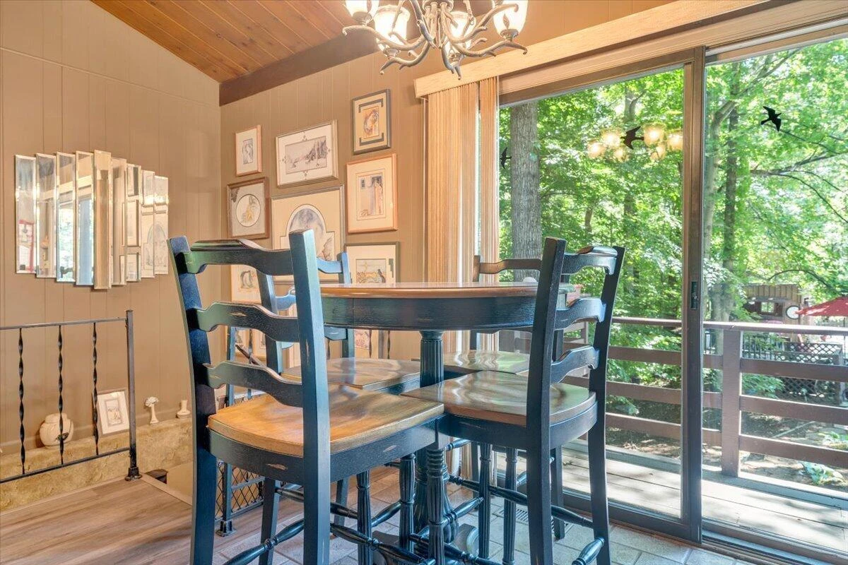 1842 Thomason LN - Photo 19