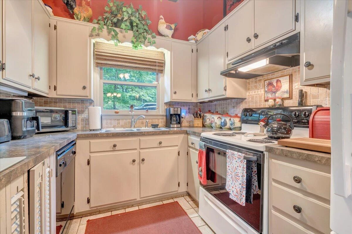 1842 Thomason LN - Photo 21