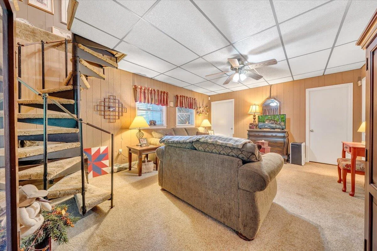 1842 Thomason LN - Photo 28