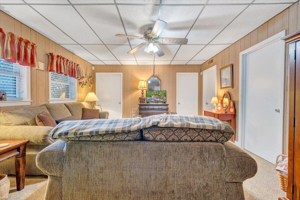 1842 Thomason LN - Photo 29