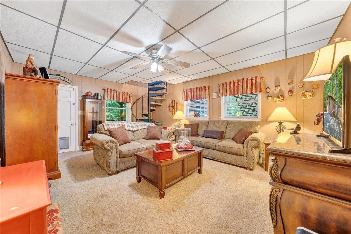 1842 Thomason LN - Photo 31