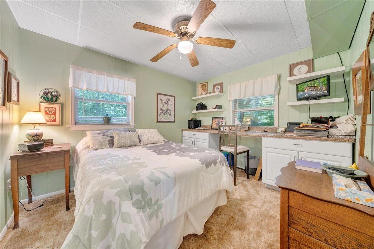 1842 Thomason LN - Photo 33