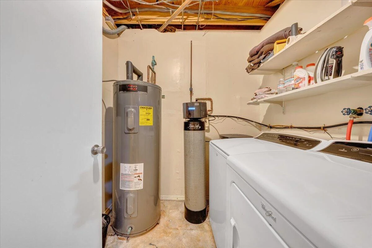 1842 Thomason LN - Photo 37