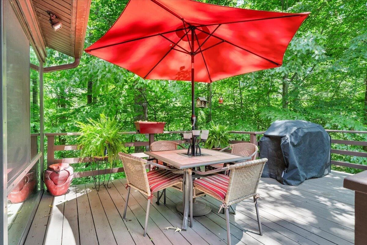 1842 Thomason LN - Photo 39