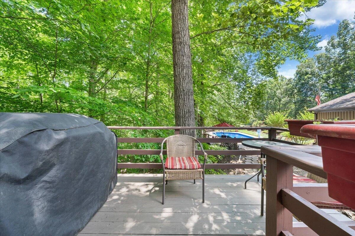 1842 Thomason LN - Photo 40