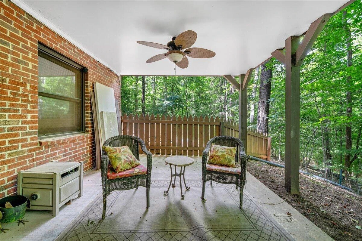 1842 Thomason LN - Photo 46