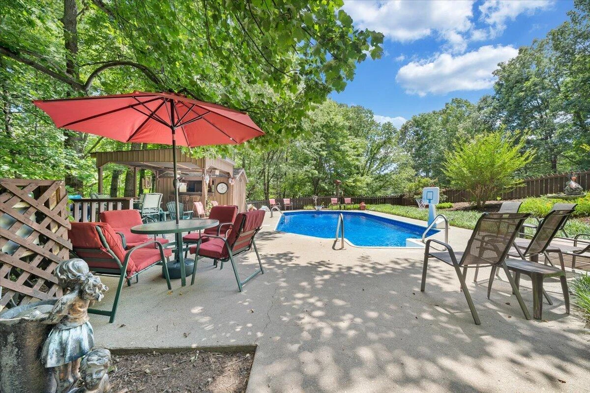 1842 Thomason LN - Photo 48