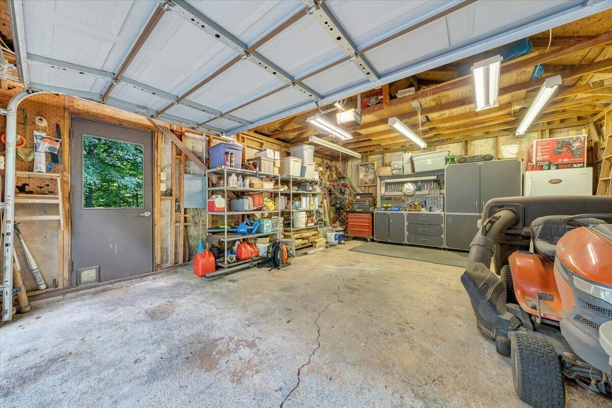 1842 Thomason LN - Photo 60