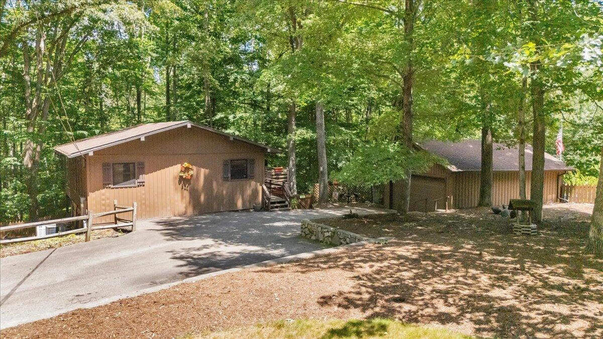 1842 Thomason LN - Photo 64