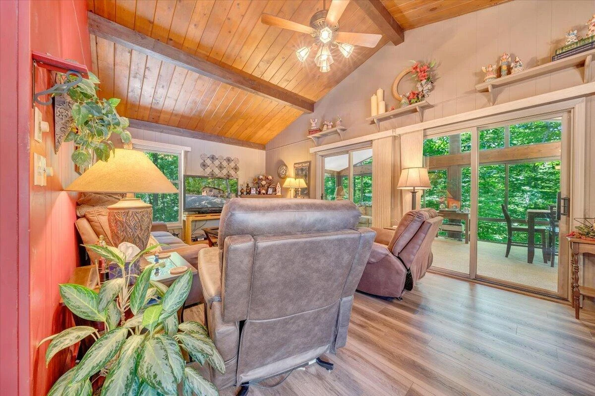 1842 Thomason LN - Photo 7