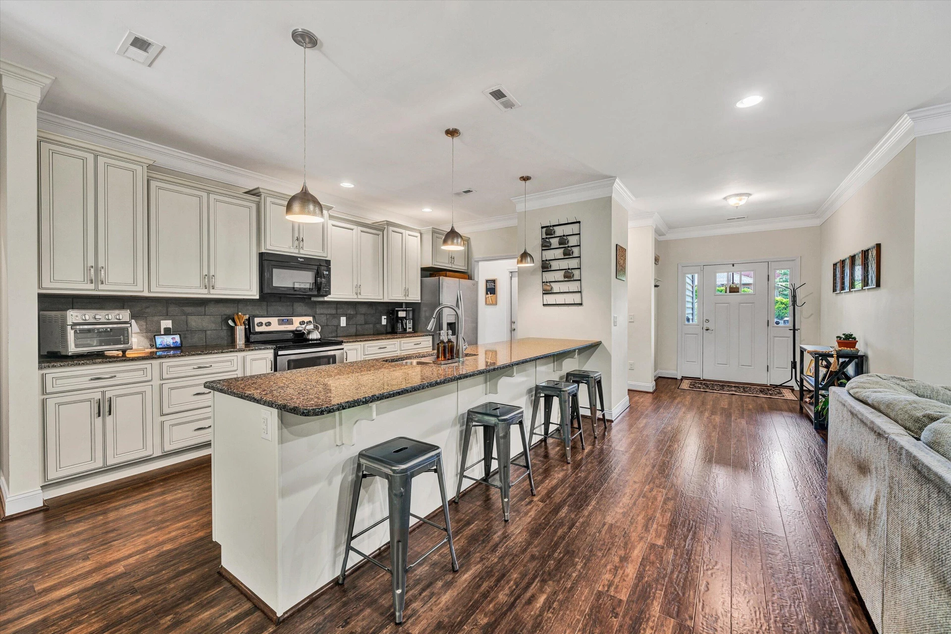 4851 Colonial AVE - Photo 11