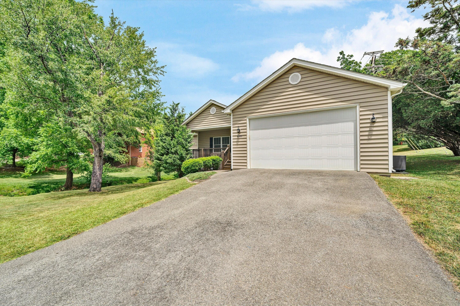 4851 Colonial AVE - Photo 3