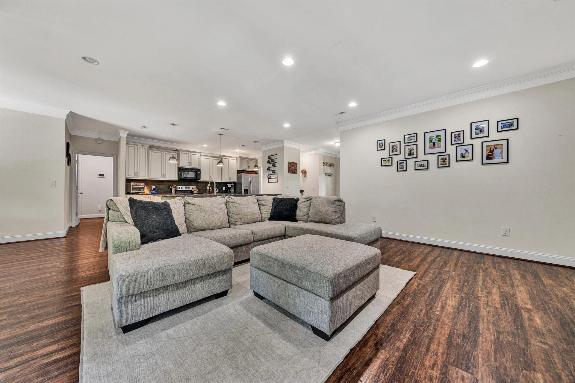 4851 Colonial AVE - Photo 9