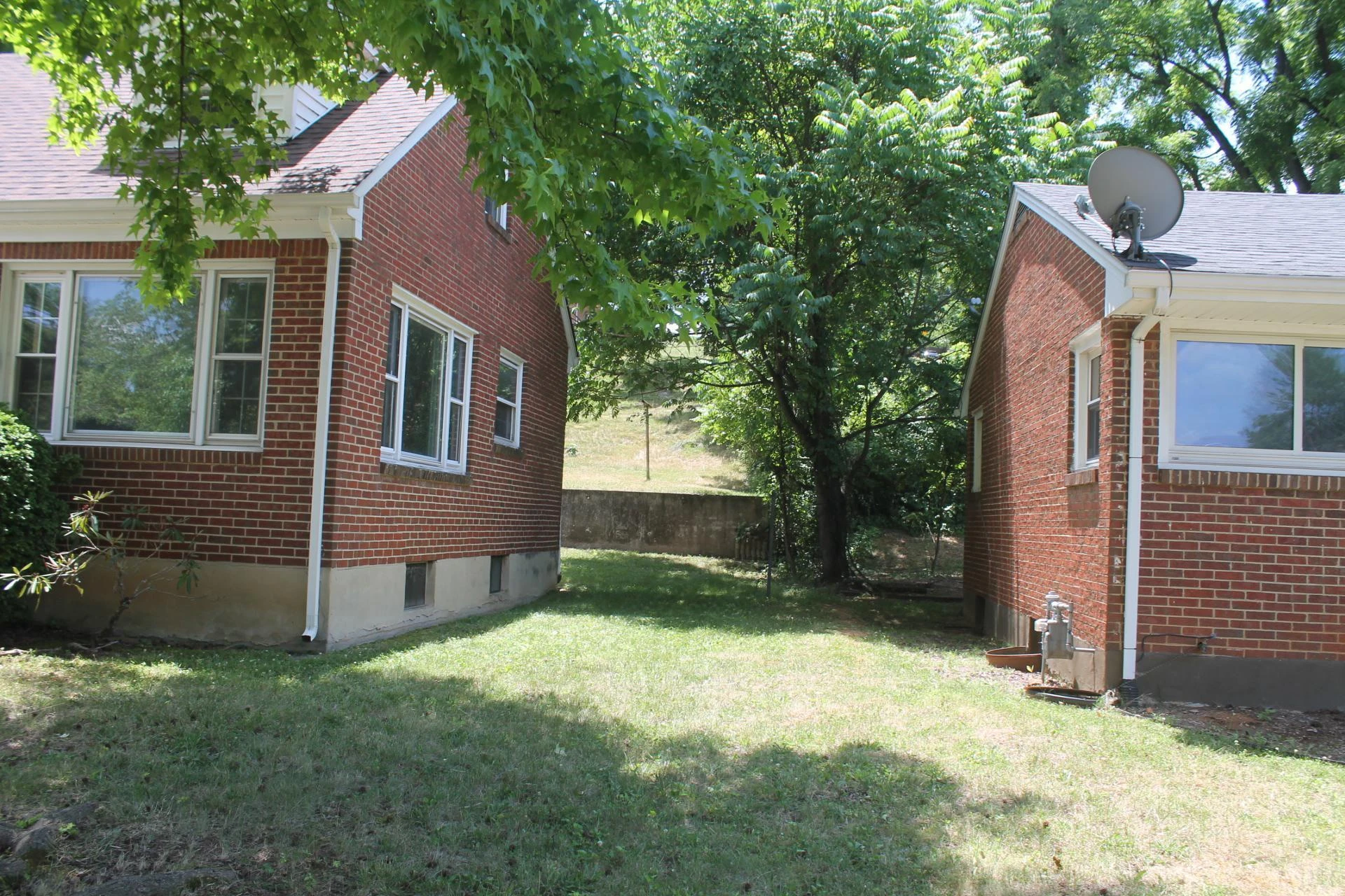 2756 Kirkland DR NW - Photo 3