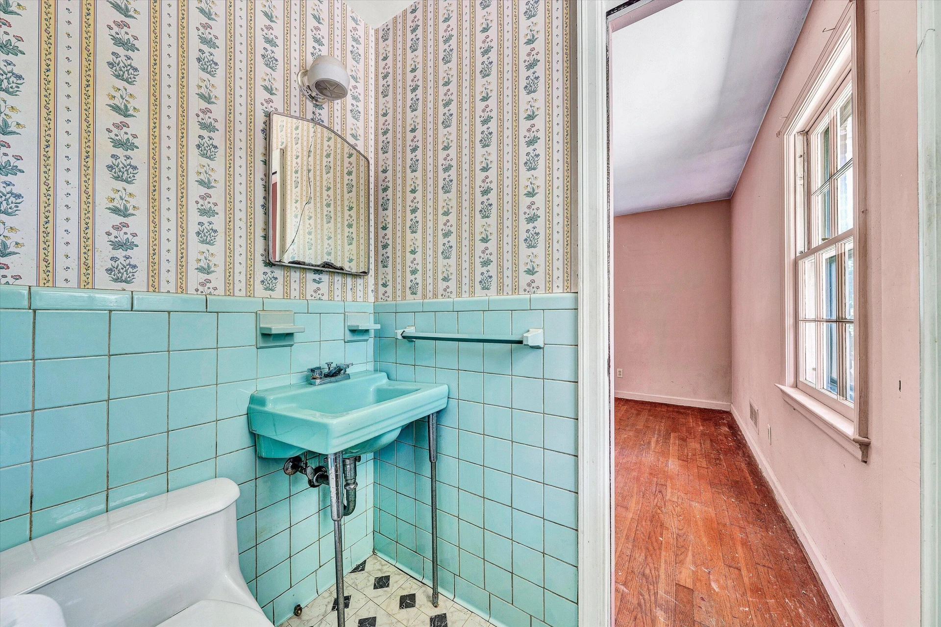 2758 Beverly BLVD SW - Photo 10