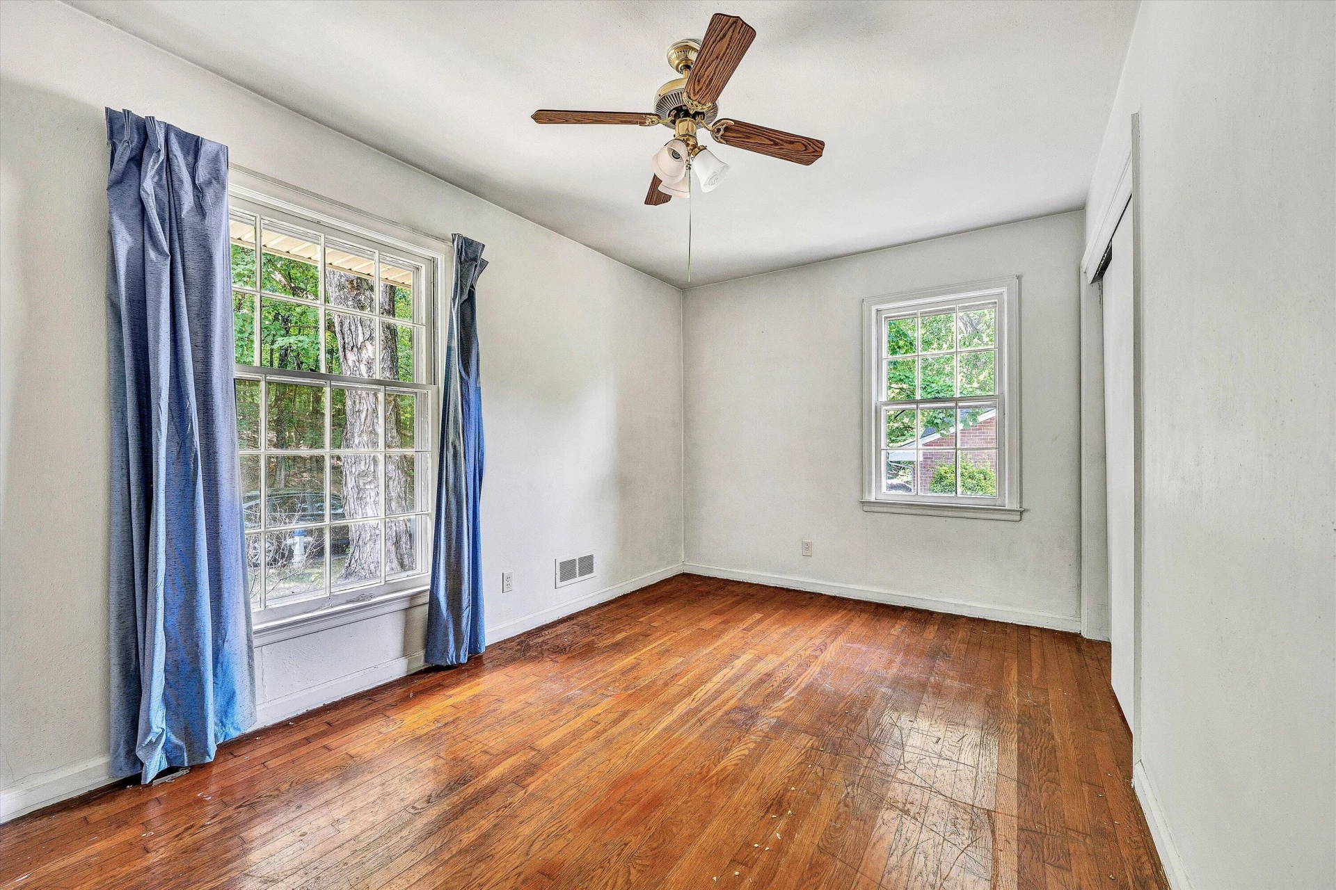 2758 Beverly BLVD SW - Photo 12