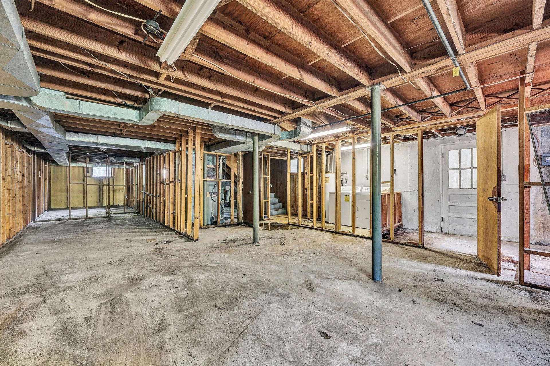 2758 Beverly BLVD SW - Photo 15