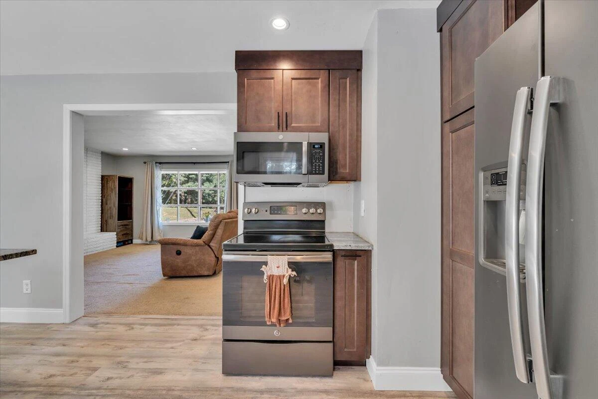 3101 Kershaw RD NW - Photo 11
