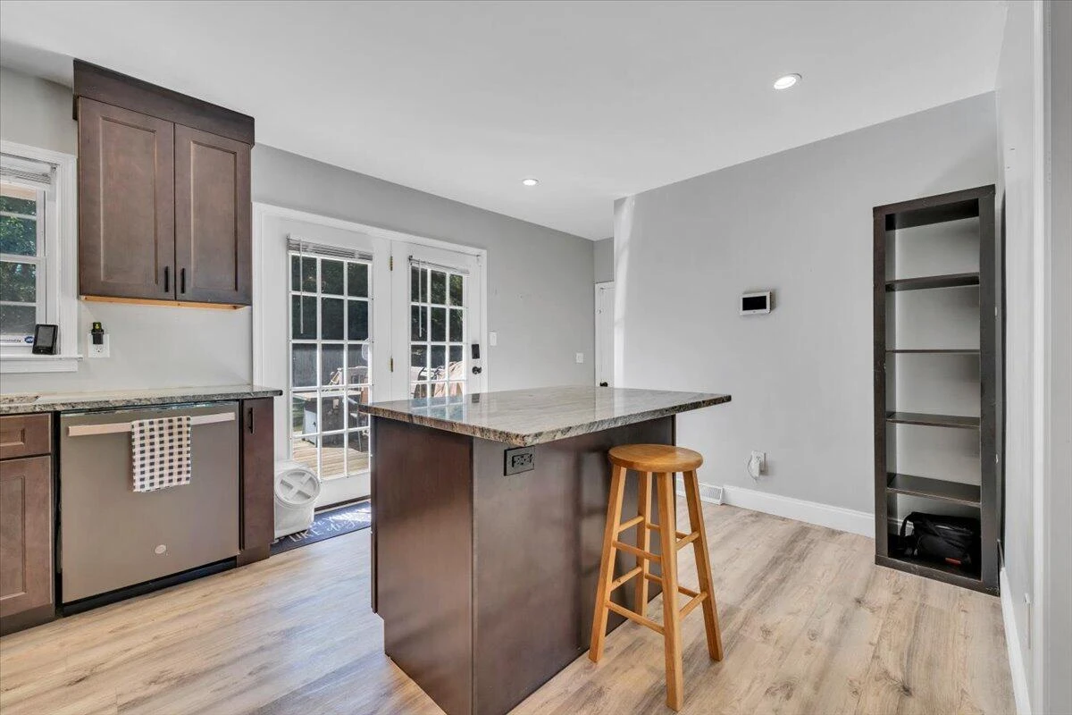 3101 Kershaw RD NW - Photo 14
