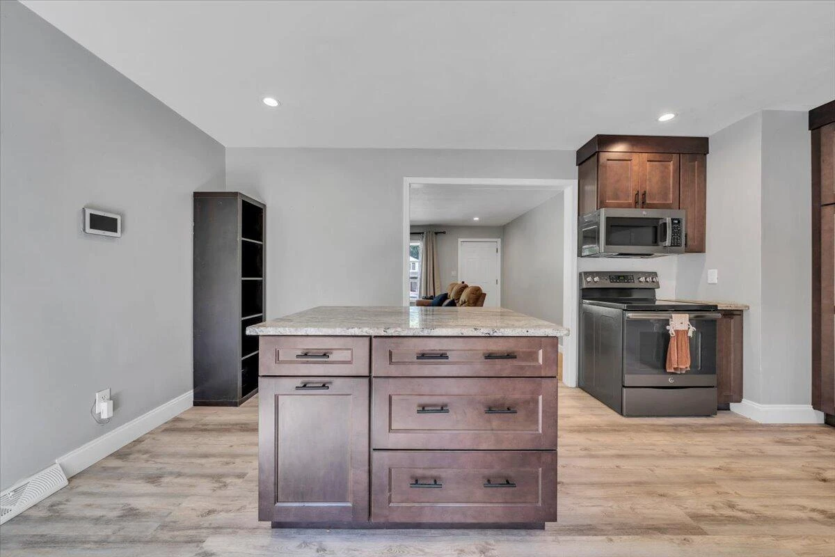 3101 Kershaw RD NW - Photo 15