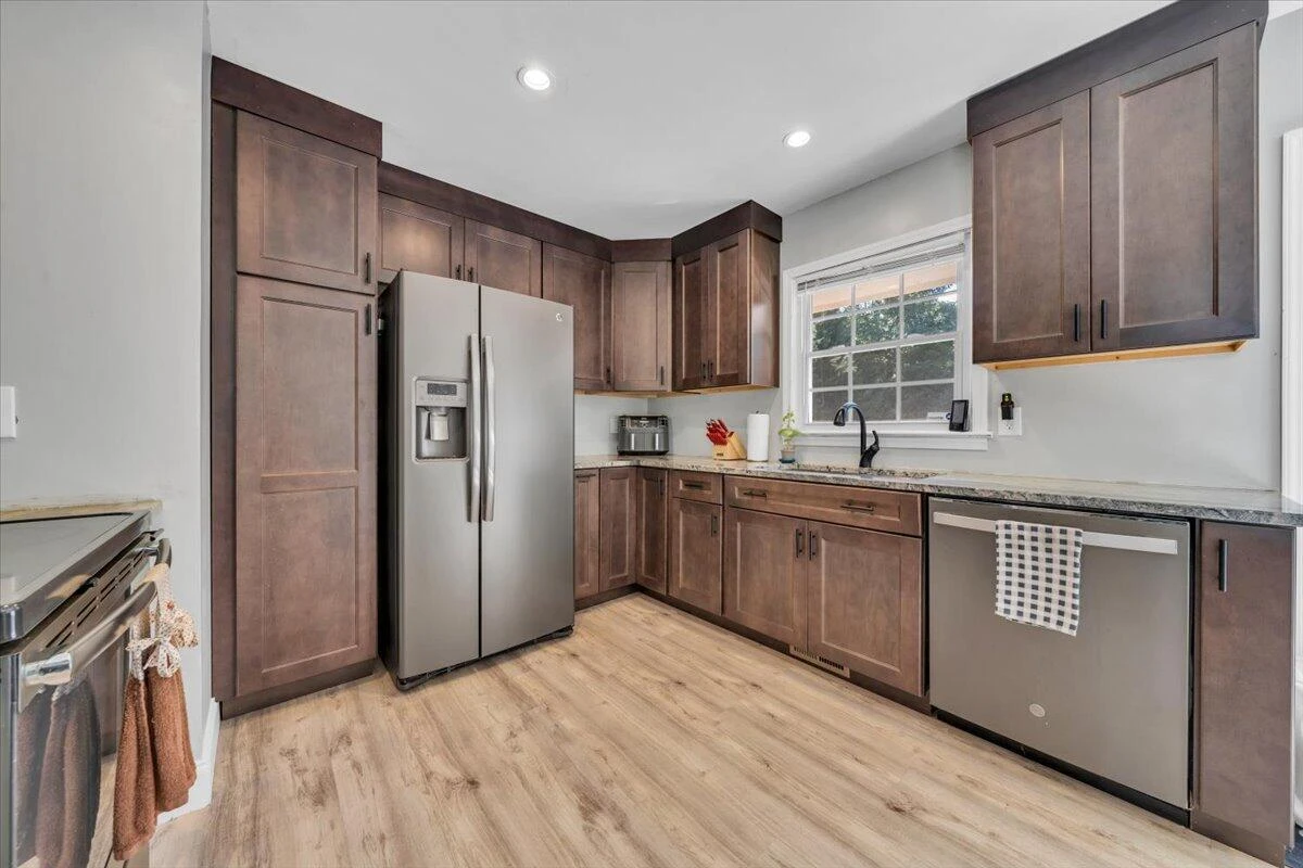 3101 Kershaw RD NW - Photo 7