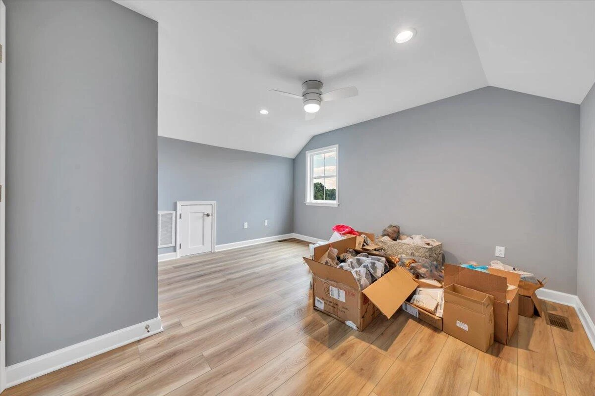 1581 Burnt Chimney RD - Photo 24