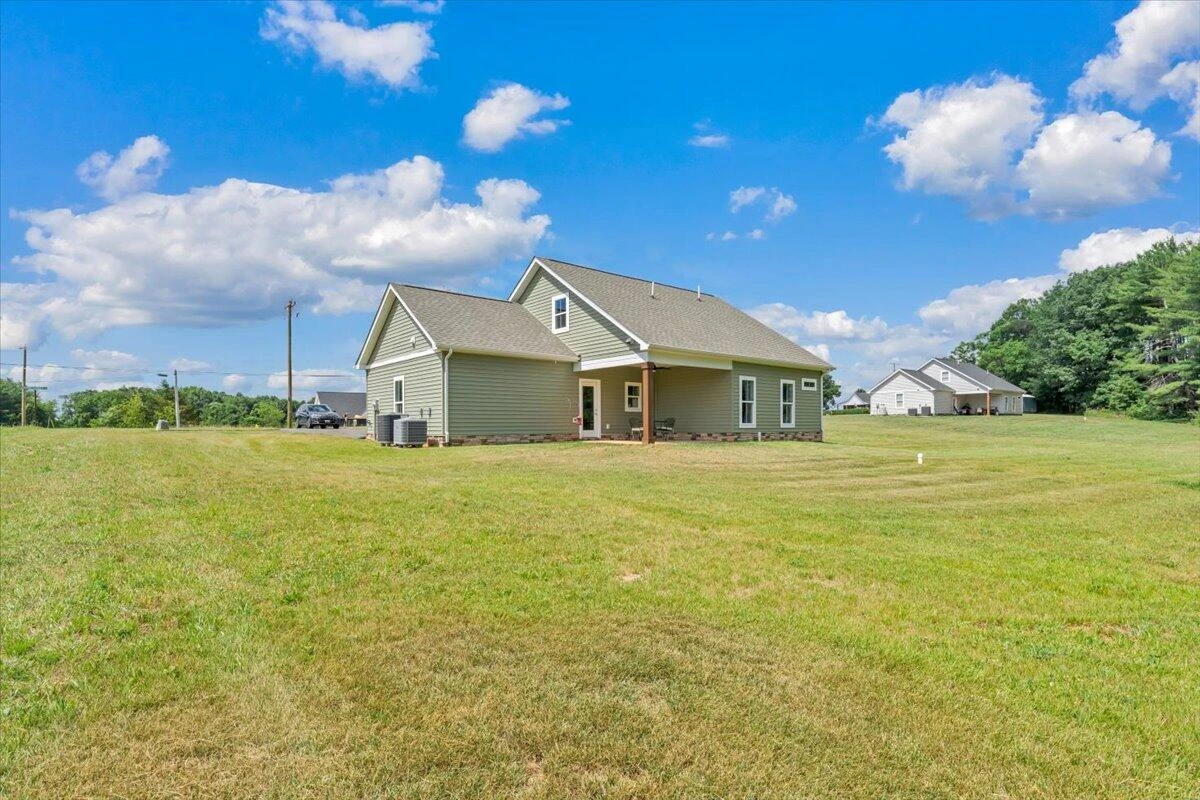 1581 Burnt Chimney RD - Photo 34