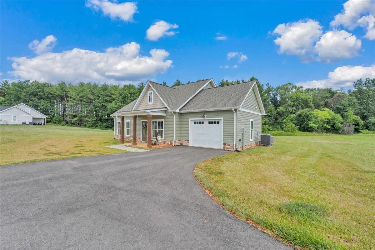 1581 Burnt Chimney RD - Photo 43