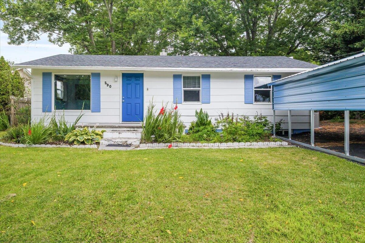 590 Agee ST NW - Photo 2