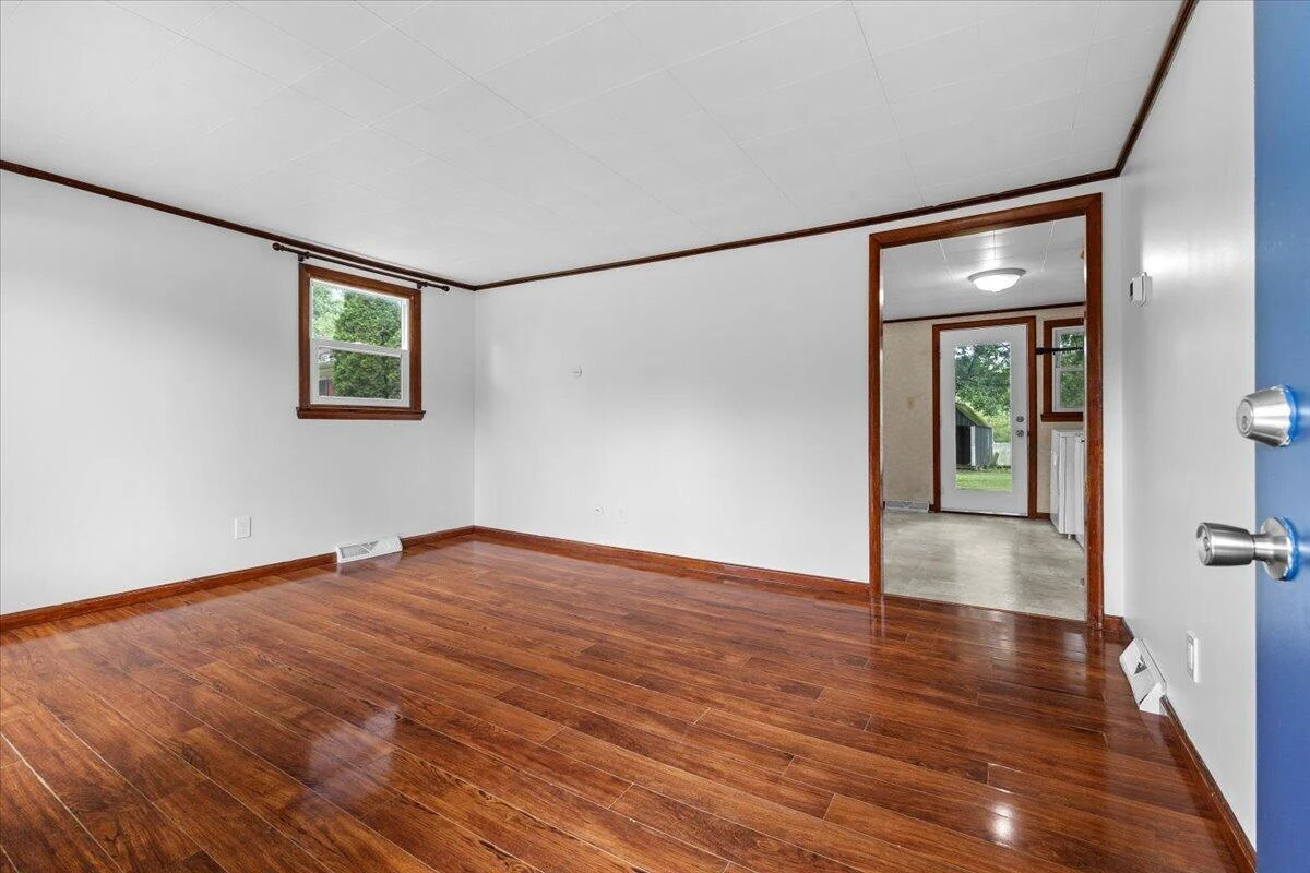 590 Agee ST NW - Photo 4