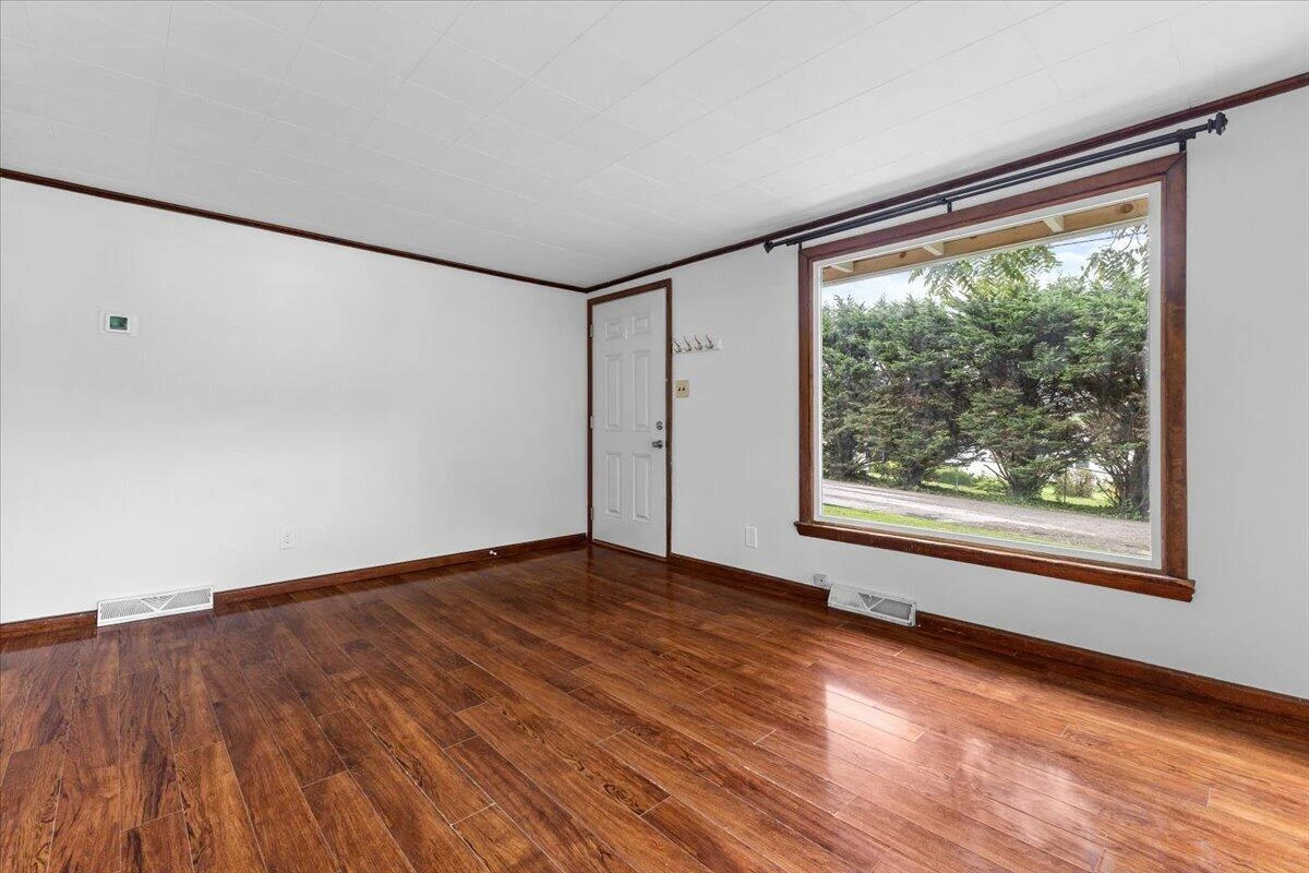590 Agee ST NW - Photo 5