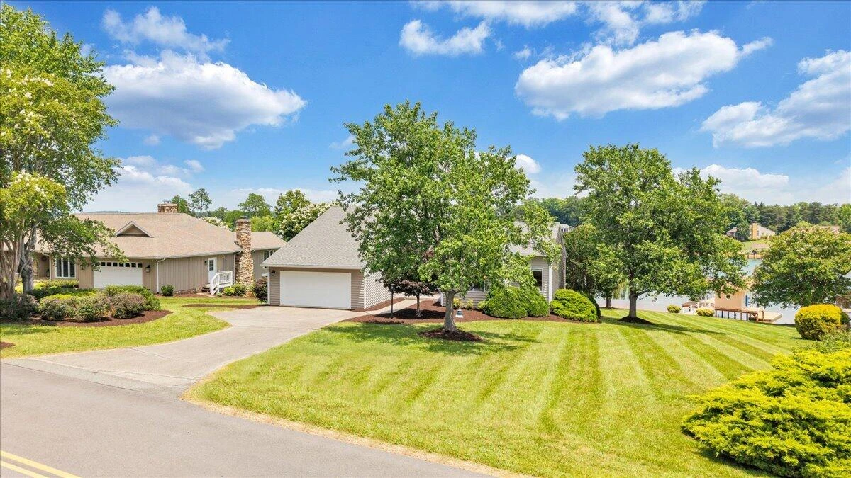 2810 Waters Edge DR - Photo 146