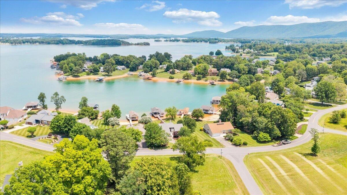 2810 Waters Edge DR - Photo 154