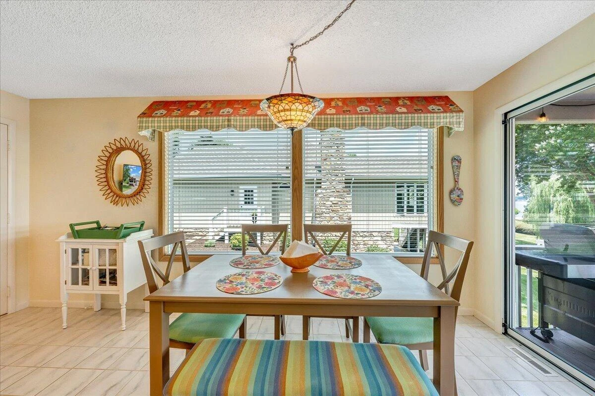 2810 Waters Edge DR - Photo 32