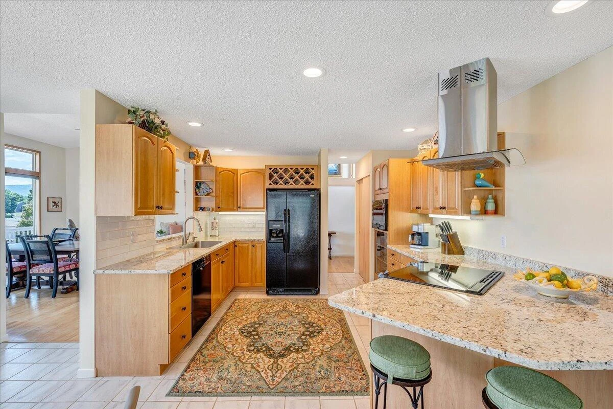 2810 Waters Edge DR - Photo 36