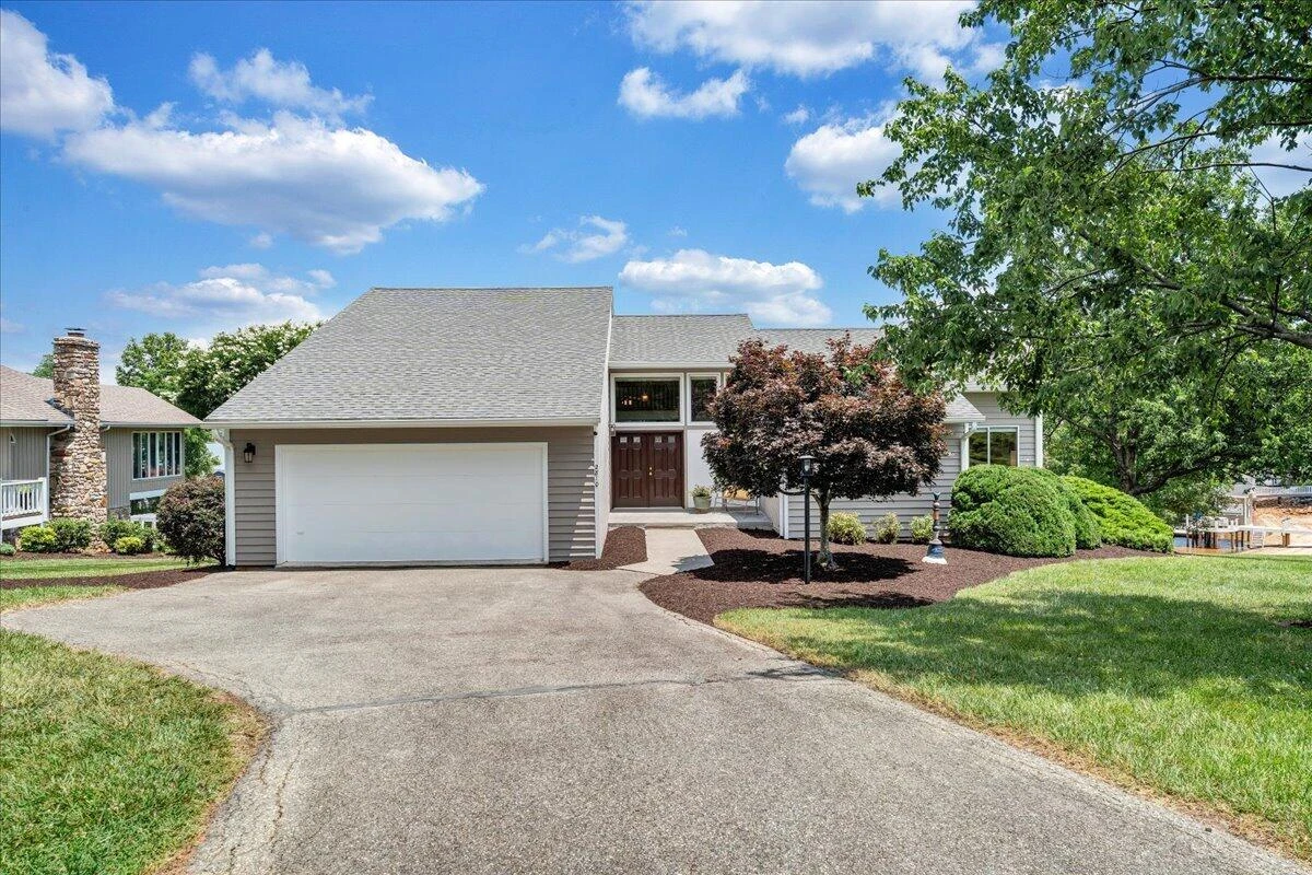 2810 Waters Edge DR - Photo 5