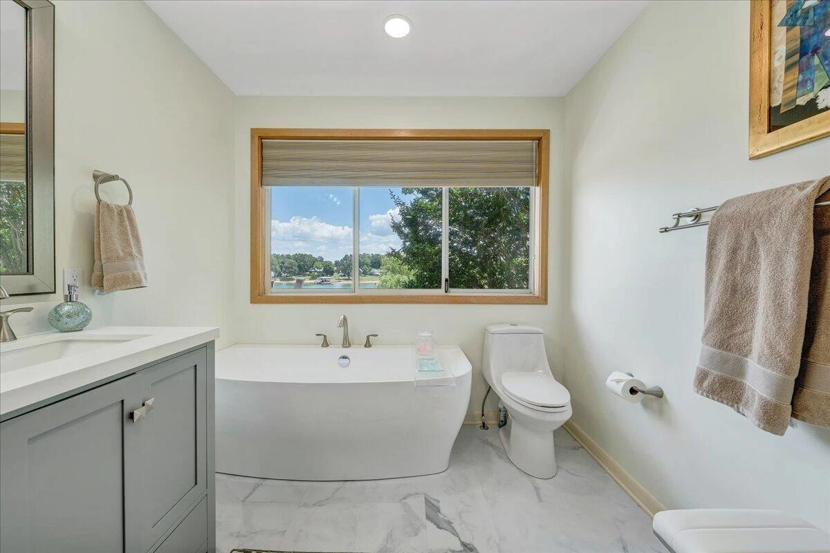 2810 Waters Edge DR - Photo 53