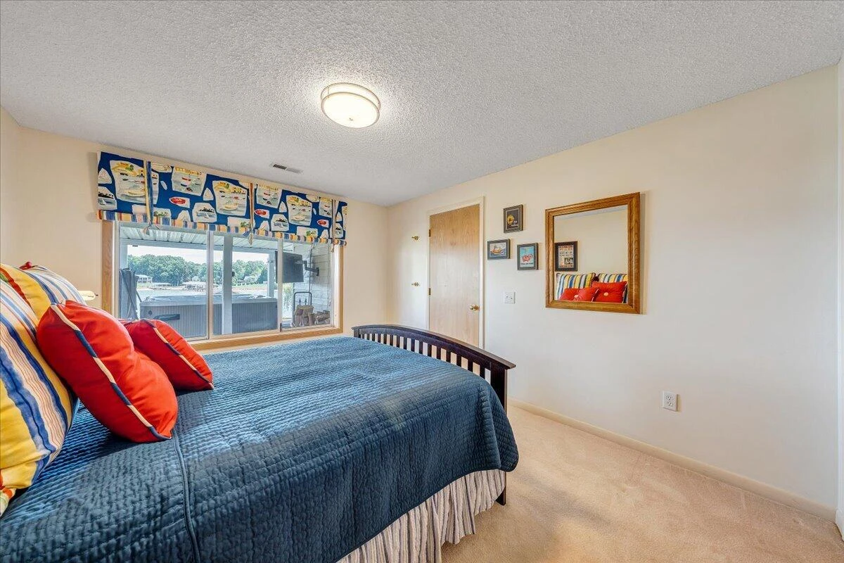2810 Waters Edge DR - Photo 84