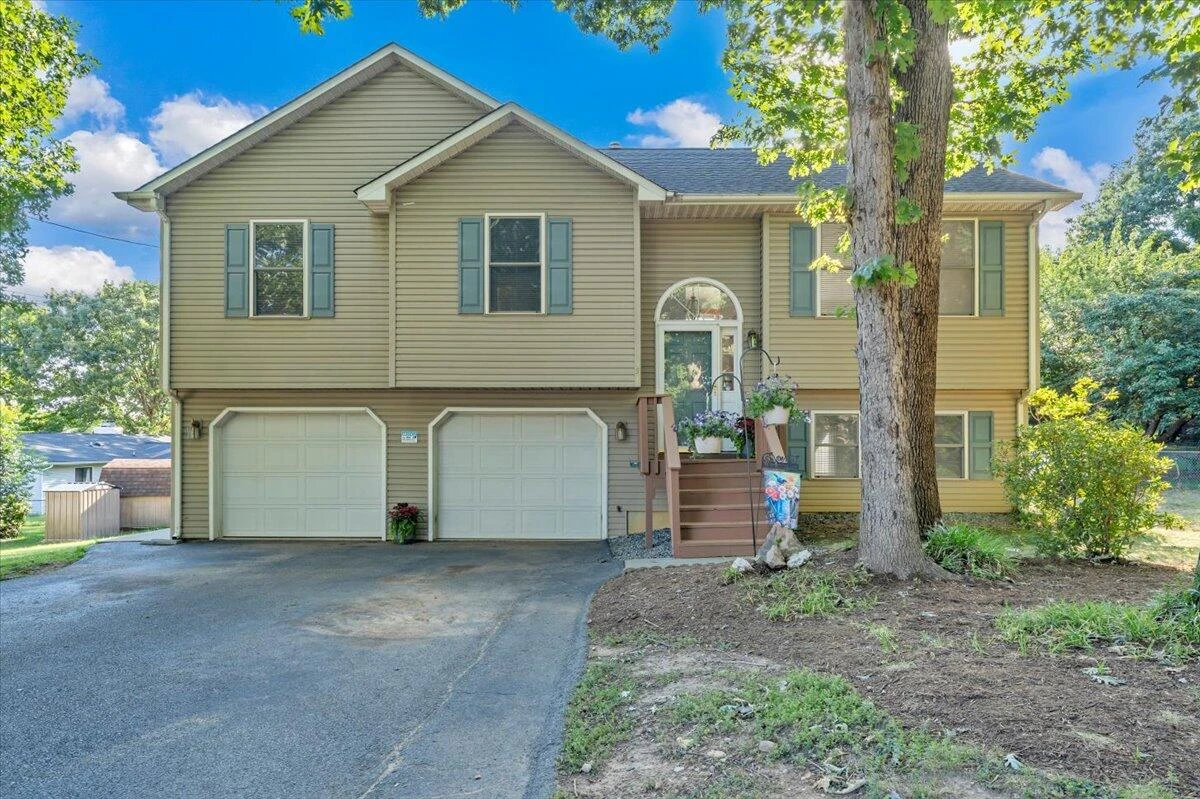 551 Sexton AVE