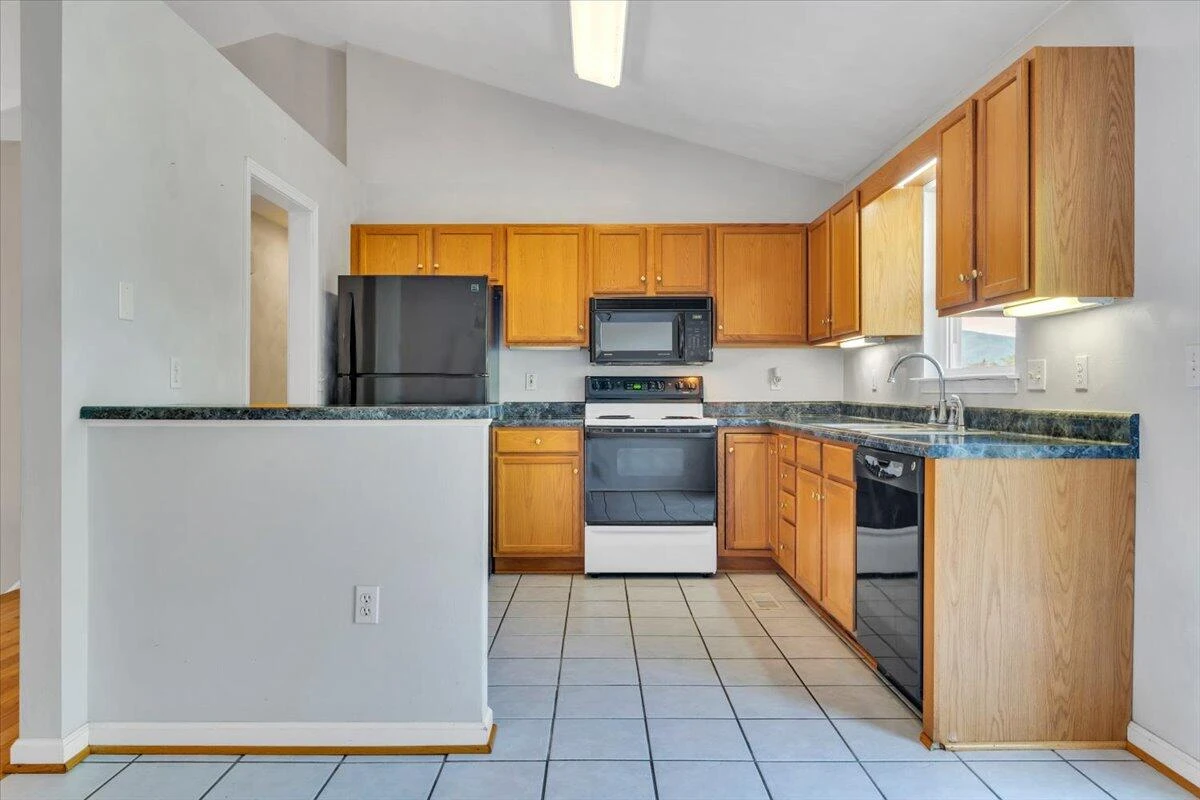 551 Sexton AVE - Photo 15
