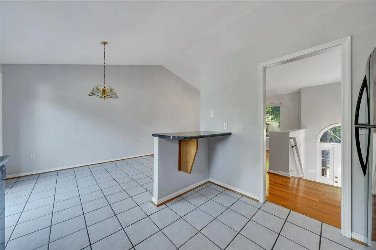 551 Sexton AVE - Photo 19