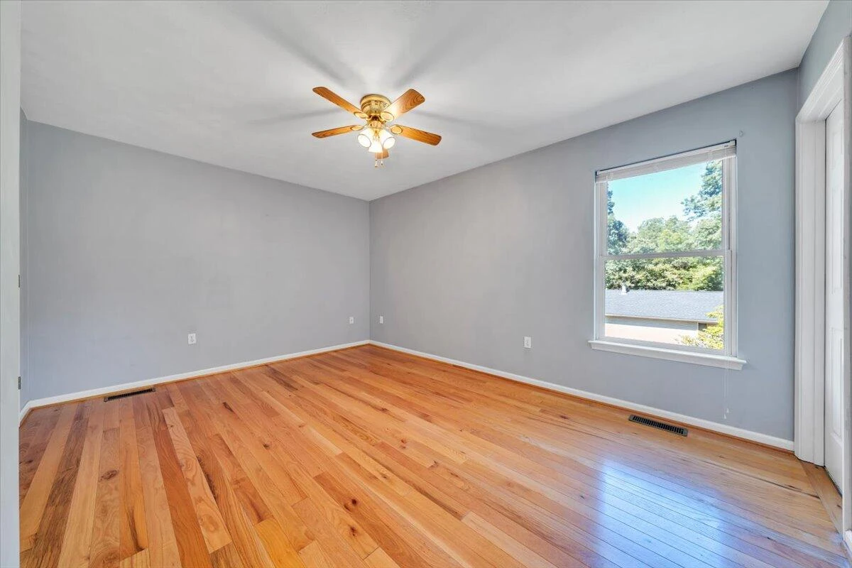 551 Sexton AVE - Photo 22