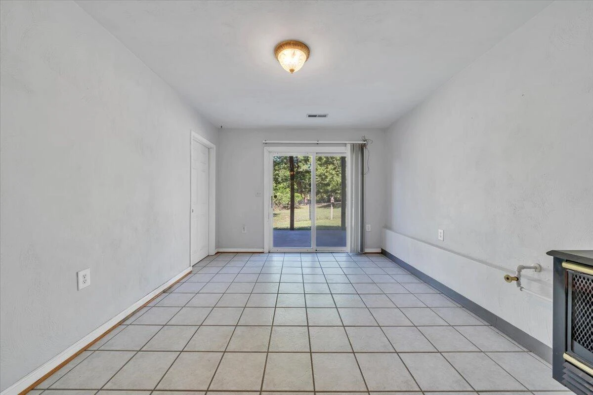 551 Sexton AVE - Photo 36