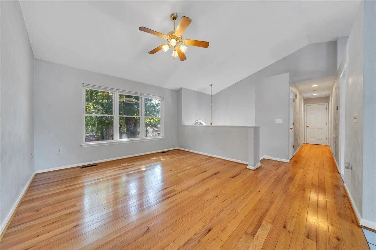 551 Sexton AVE - Photo 8