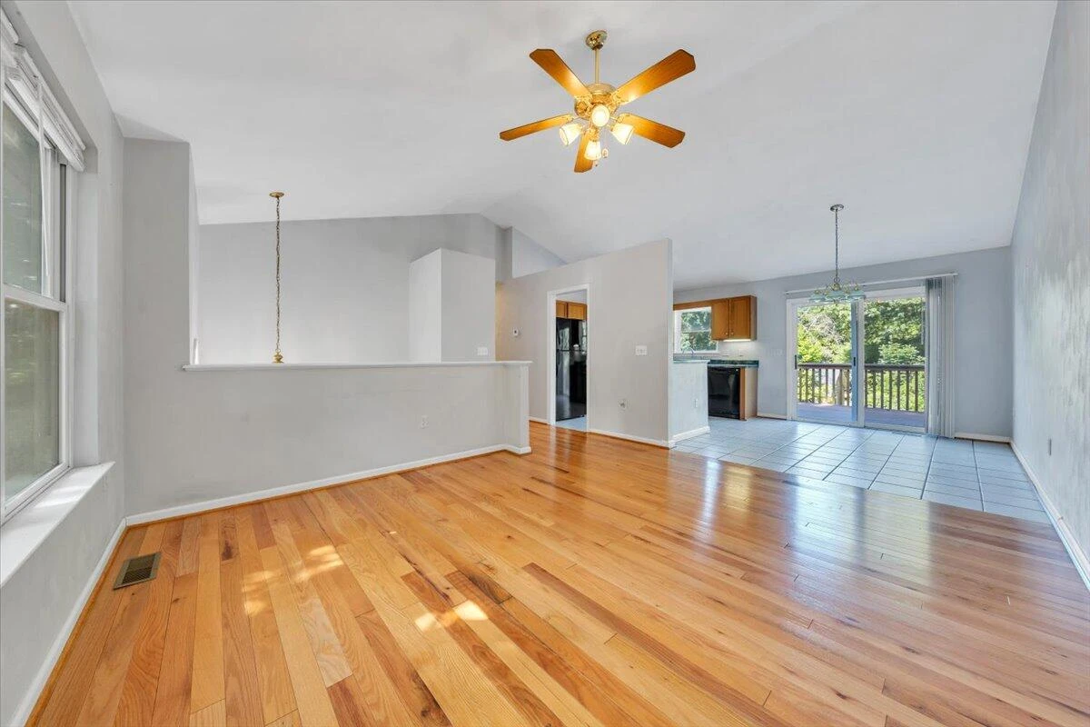 551 Sexton AVE - Photo 9