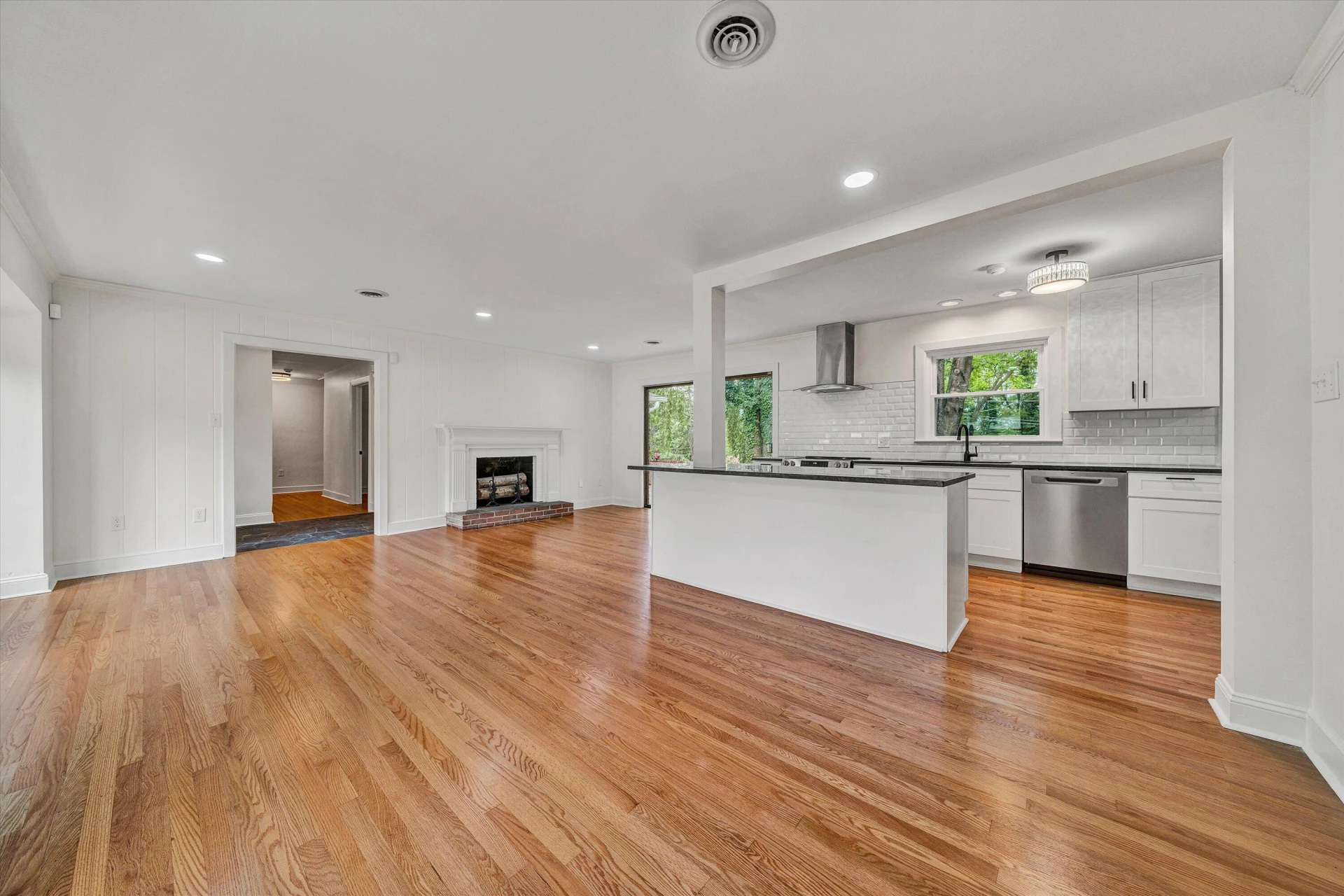 3751 Londonderry DR SW - Photo 14