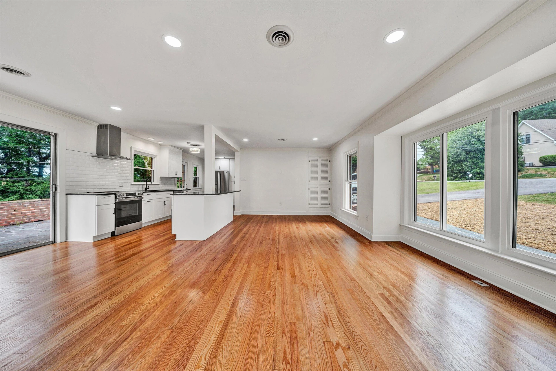 3751 Londonderry DR SW - Photo 5