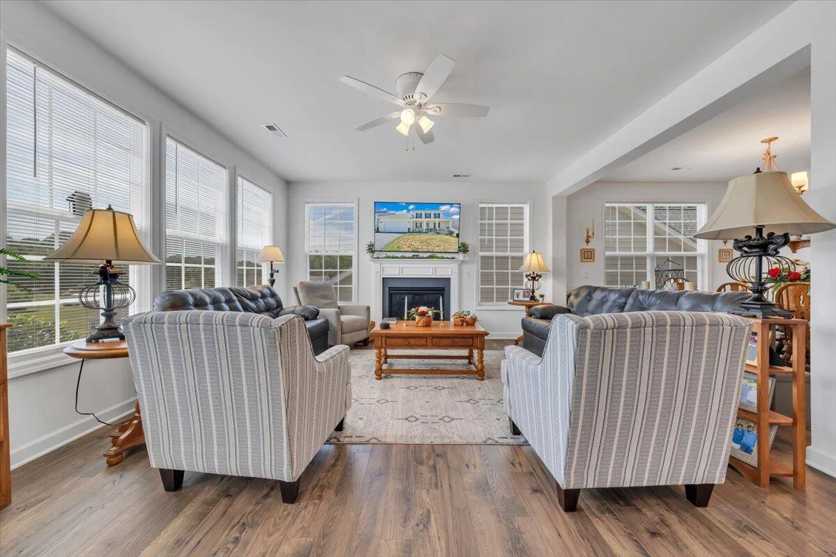 2141 Kings Walk DR NE - Photo 17