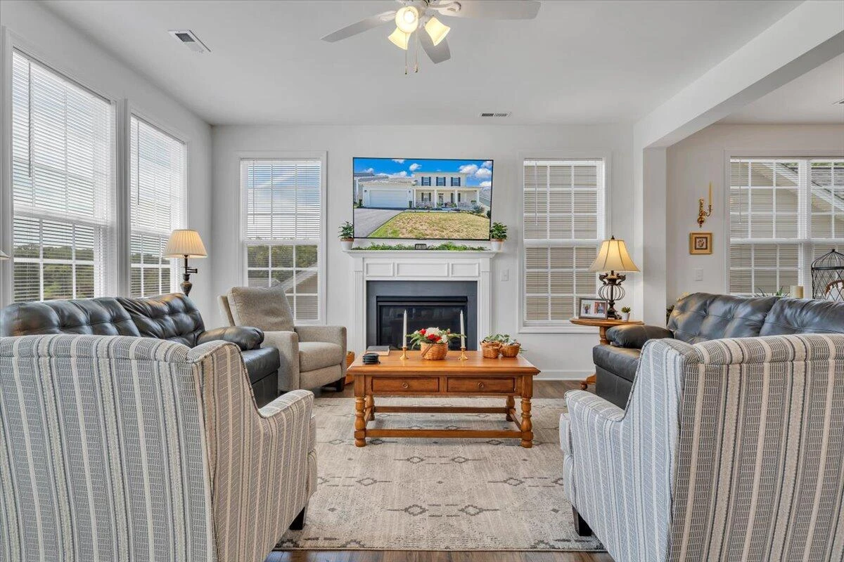 2141 Kings Walk DR NE - Photo 18